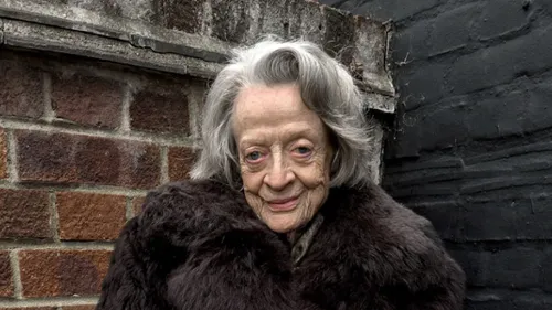 L'actrice Maggie Smith, alias Professeur McGonagall dans Harry...