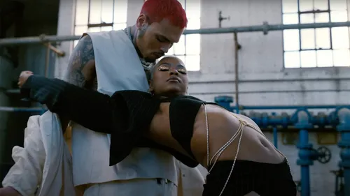 Chris Brown - Under The Influence