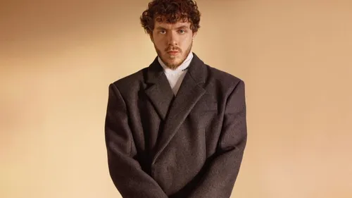 La surprise de Jack Harlow : le rappeur américain débarque par...