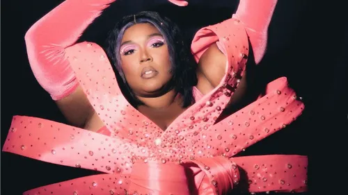 Lizzo accusée d'harcèlement : la chanteuse va prochainement...