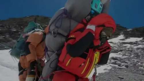 "Le sauvetage le plus difficile de ma vie" : un guide népalais...