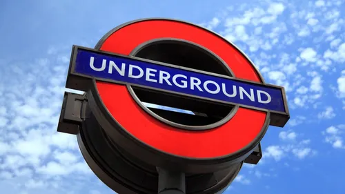 Une journaliste britannique fait le tour du monde sans quitter...