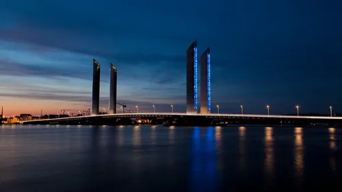 La saison des bateaux reprend à Bordeaux : le Pont Chaban ferme à...