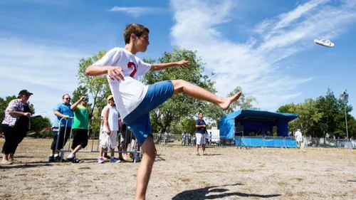 Fun, rire et sport à Lacanau : le retour d'un championnat insolite!