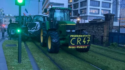 Les agriculteurs ont déversé leur colère à Bordeaux hier
