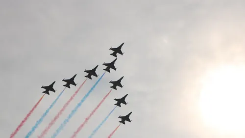 Un salon "aéronautique, spatial et défense" vous attend demain à...