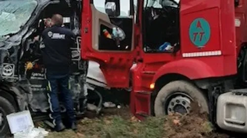 Un accident sur l'autoroute en fin d'après-midi.