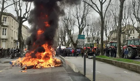 Carcassonne. Les agriculteurs manifestent contre la hausse du prix...