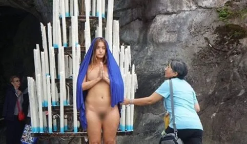 Une exhibition qui fait beaucoup parler à Lourdes !  