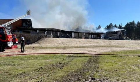Choc. Le nouveau bâtiment de la station de Beille ravagé par un...