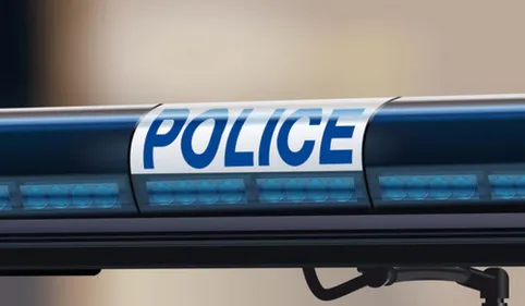 Un jeune jugé pour l'agression de journalistes après les attentats...