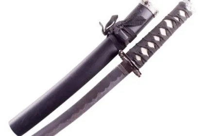 Arrêté avec un sabre japonais dans son coffre