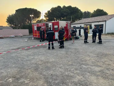 AUDE: la course contre la montre des pompiers face à l'incendie qui...