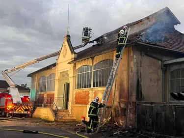 Gers. La salle des fêtes de Seissan, dévorée par les flammes cette...