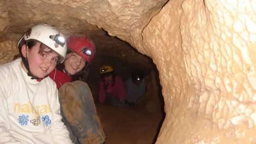 Hérault : le safari familial de la grotte de Labeil, hors des...