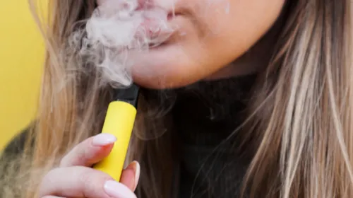 La France interdit définitivement les cigarettes électroniques...