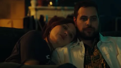 Cinéma : Laura Felpin et Hakim Jemili amoureux dans "L'amour, c'est...