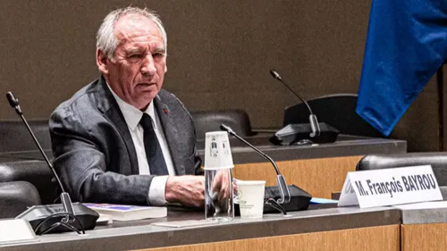 François Bayrou veut supprimer deux jours fériés pour redresser les...