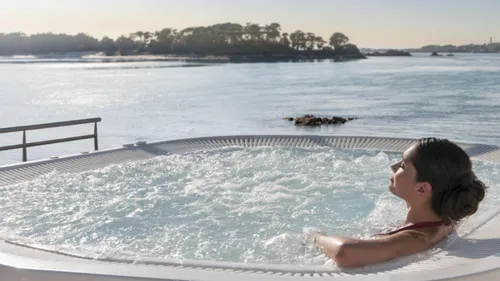 Thalasso, mer et sérénité : un souffle de bien-être en Bretagne et...