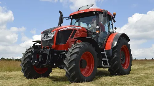 Un homme de plus de 80 ans retrouvé mort sous son tracteur en...