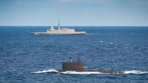 Un sous-marin russe en détresse dans l’Atlantique : 82 marins à...