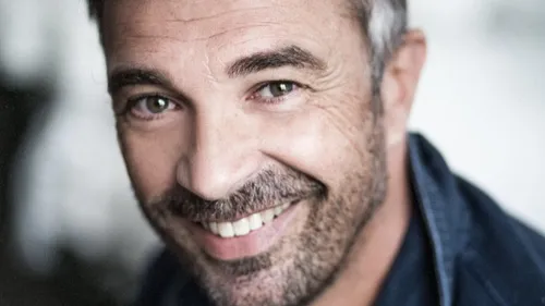 La voix française de Brad Pitt encourage les joueurs de...