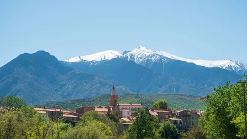 La Saint-Jean embrase les Pyrénées-Orientales : entre tradition et...