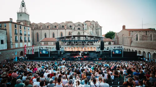 Live au Campo 2024 : Pluie d'artistes attendue, la tête dans les...