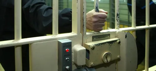 Début des opérations de «blocage» des prisons
