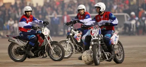 Au MOTOBALL on pense aux mamans.