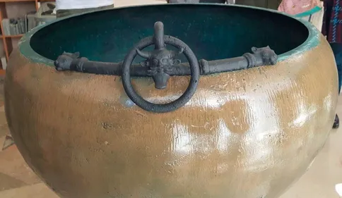 Un chaudron de plus de 2500 ans reconstitué par une entreprise...