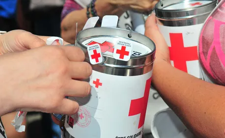 1 journée bénévole à la Croix Rouge.