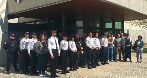 Stop aux suicides des policiers.