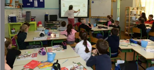Covid-19 : les premiers tests salivaires dans des écoles à...