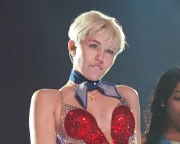 MILEY CYRUS DÉVOILE DES INFOS SUR SON ALBUM