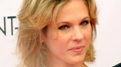 LORIE ANNONCE UNE BONNE NOUVELLE POUR SES FANS