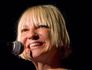 BONNE NOUVELLE POUR LES FANS DE SIA