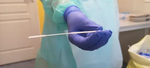 Covid : un test de moins de 24h pour les non-vaccinés de retour...