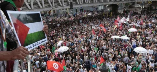 #GAZAMANIF �?? Premières échauffourées, les CRS tirent des grenades...