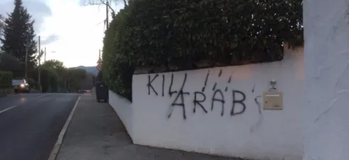 Taggs racistes et appel au meurtre d’arabes dans les Alpes-Maritimes