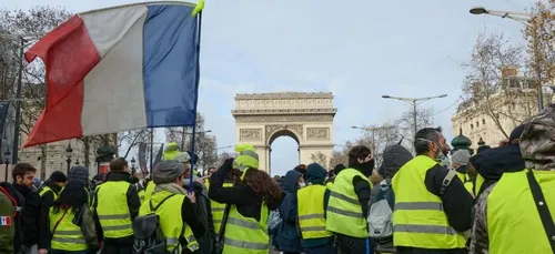 Gilets jaunes  : 55% des français disent STOP au mouvement et...