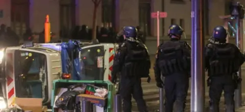 Grenoble : nuit de révolte urbaine après la mort de deux jeunes de...