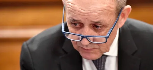 Le Drian appelle les voyageurs dans les "zones à risques" à la...