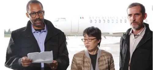 Les otages français libérés au Burkina-Faso, accueillis par Macron