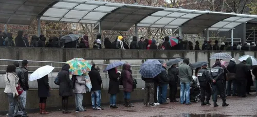Covid-19 France : La validité des titres de séjour pour des...