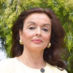 Législatives : Evelyne Stirn reste en course