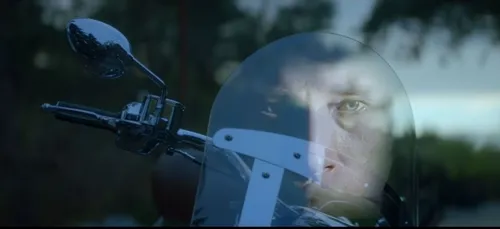 Découvrez le nouveau clip de Johnny Hallyday