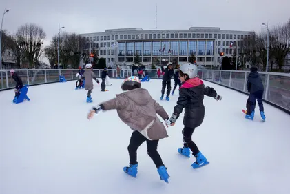 La patinoire ouvre ses portes ce samedi à Saint-Nazaire !