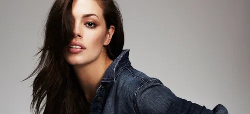 Découvrez Ahseley Graham, mannequin plus-size devenue une vraie...