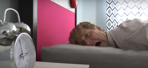 TU AS DU MAL A TE LEVER LE MATIN ? IL Y A  UNE SOLUTION IMPARABLE...